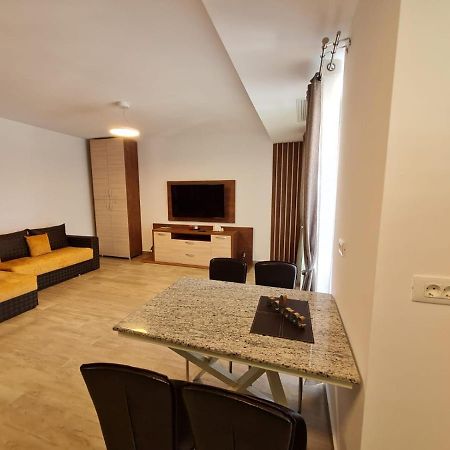 Matteo 2 Apartments Marina Surf Residence, Mamaia Nord - Navodari,1 Vedere Frontala,2 Cu Vedere Laterala La Mare Exterior foto