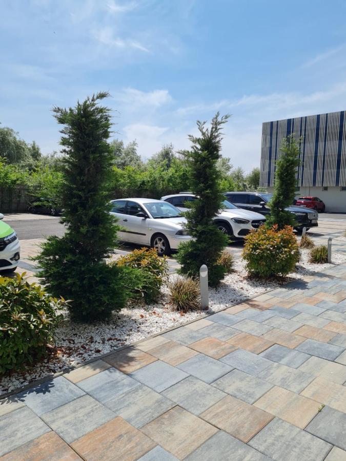 Matteo 2 Apartments Marina Surf Residence, Mamaia Nord - Navodari,1 Vedere Frontala,2 Cu Vedere Laterala La Mare Exterior foto