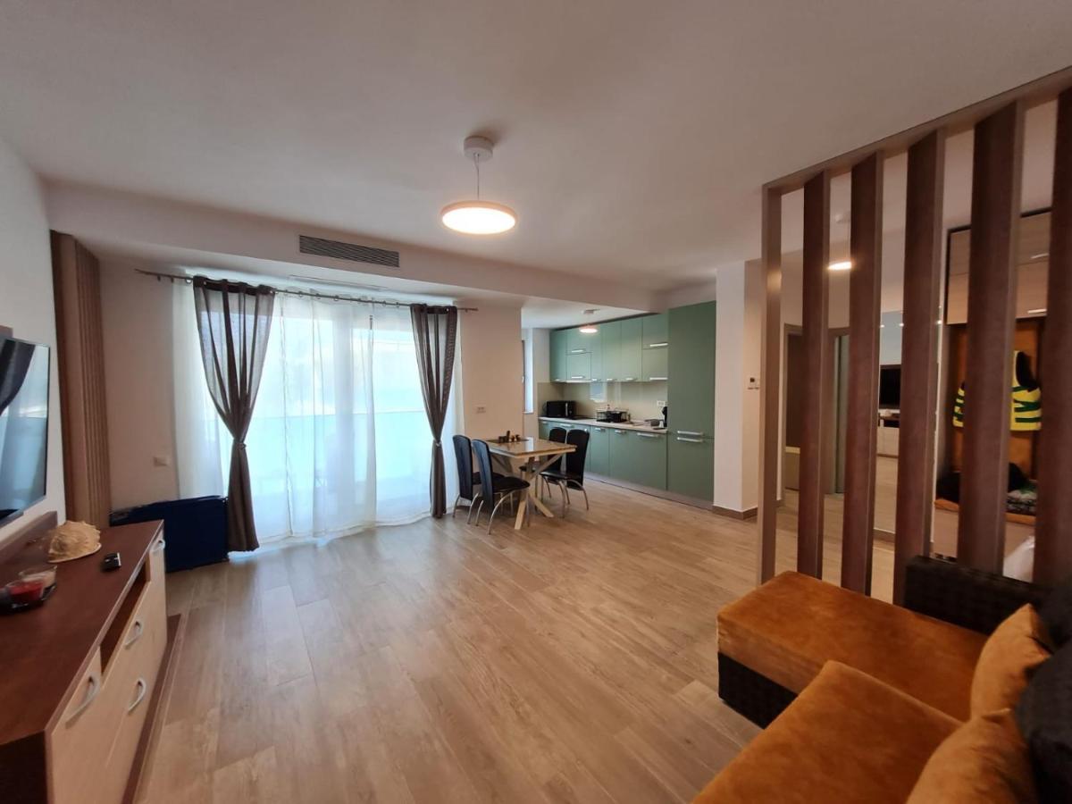 Matteo 2 Apartments Marina Surf Residence, Mamaia Nord - Navodari,1 Vedere Frontala,2 Cu Vedere Laterala La Mare Exterior foto