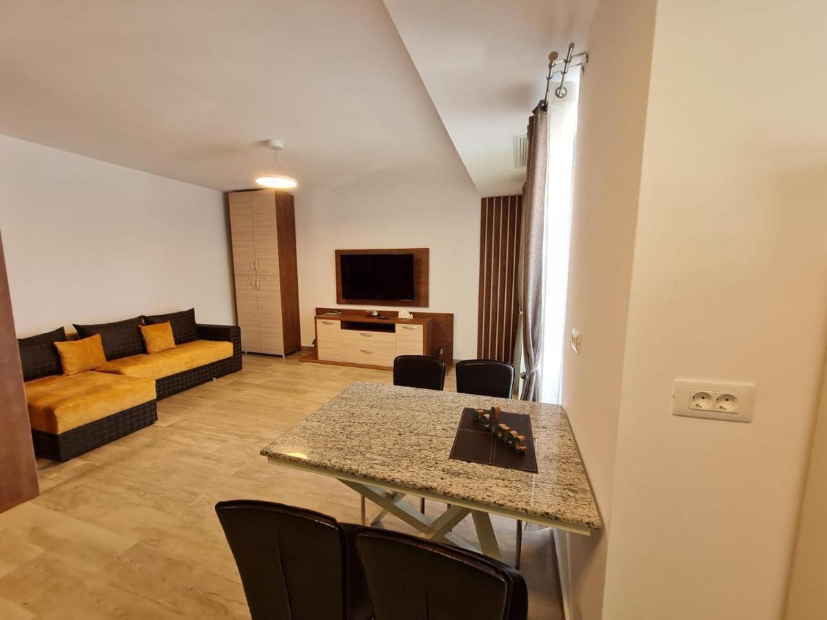 Matteo 2 Apartments Marina Surf Residence, Mamaia Nord - Navodari,1 Vedere Frontala,2 Cu Vedere Laterala La Mare Exterior foto